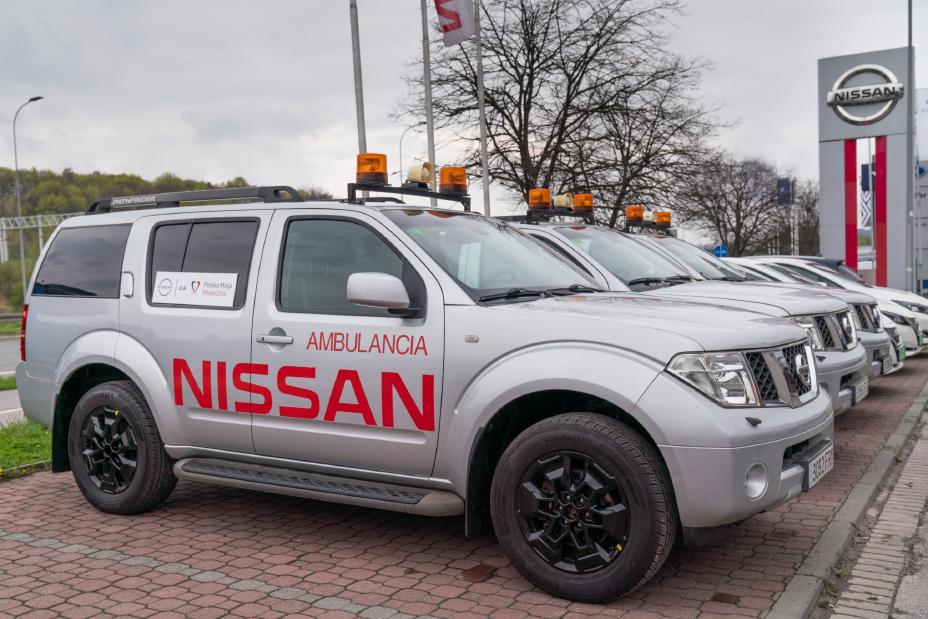Nissan передала шесть автомобилей для помощи украинцам 2