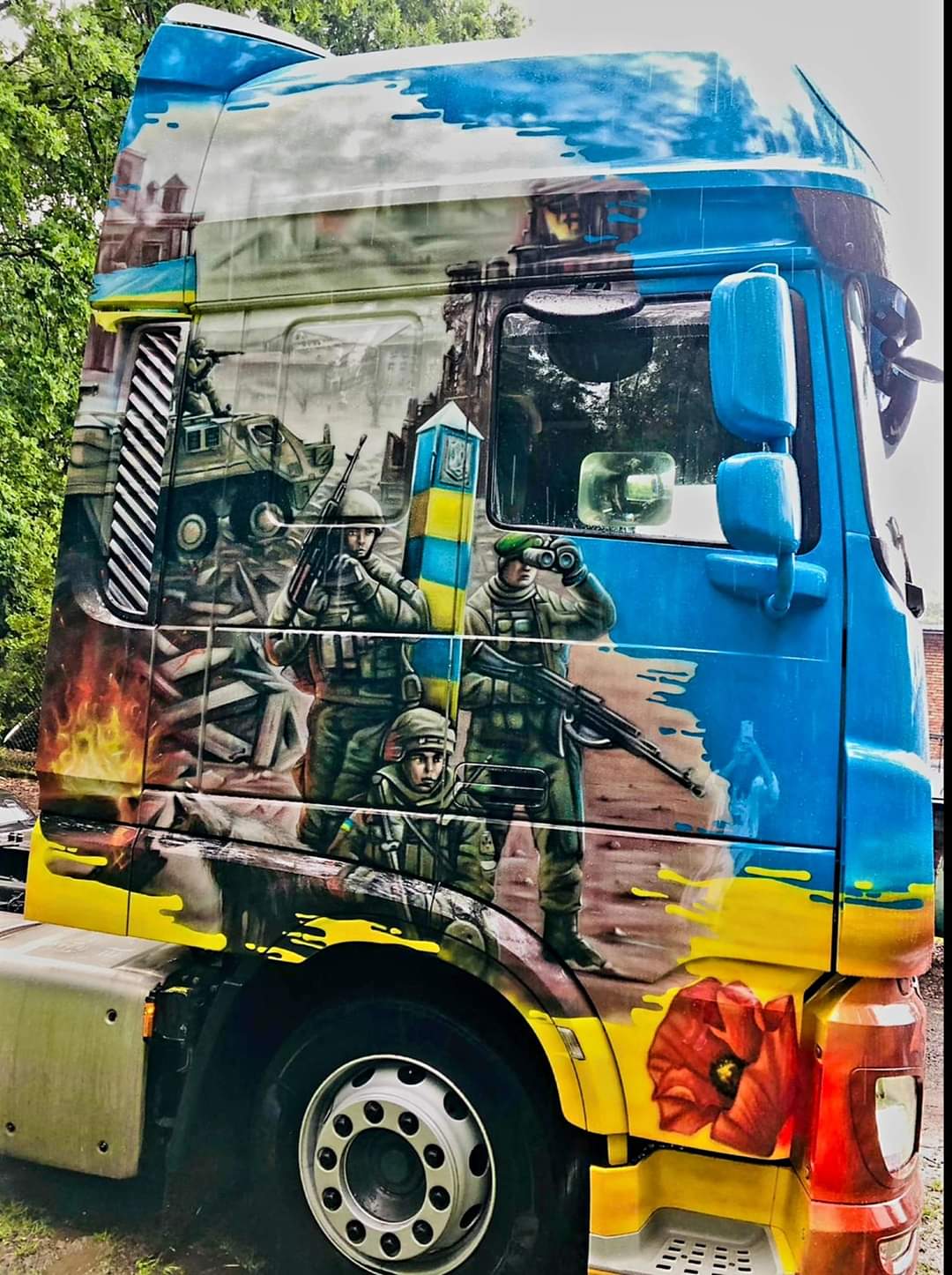 Поляки создали патриотический грузовик DAF 2