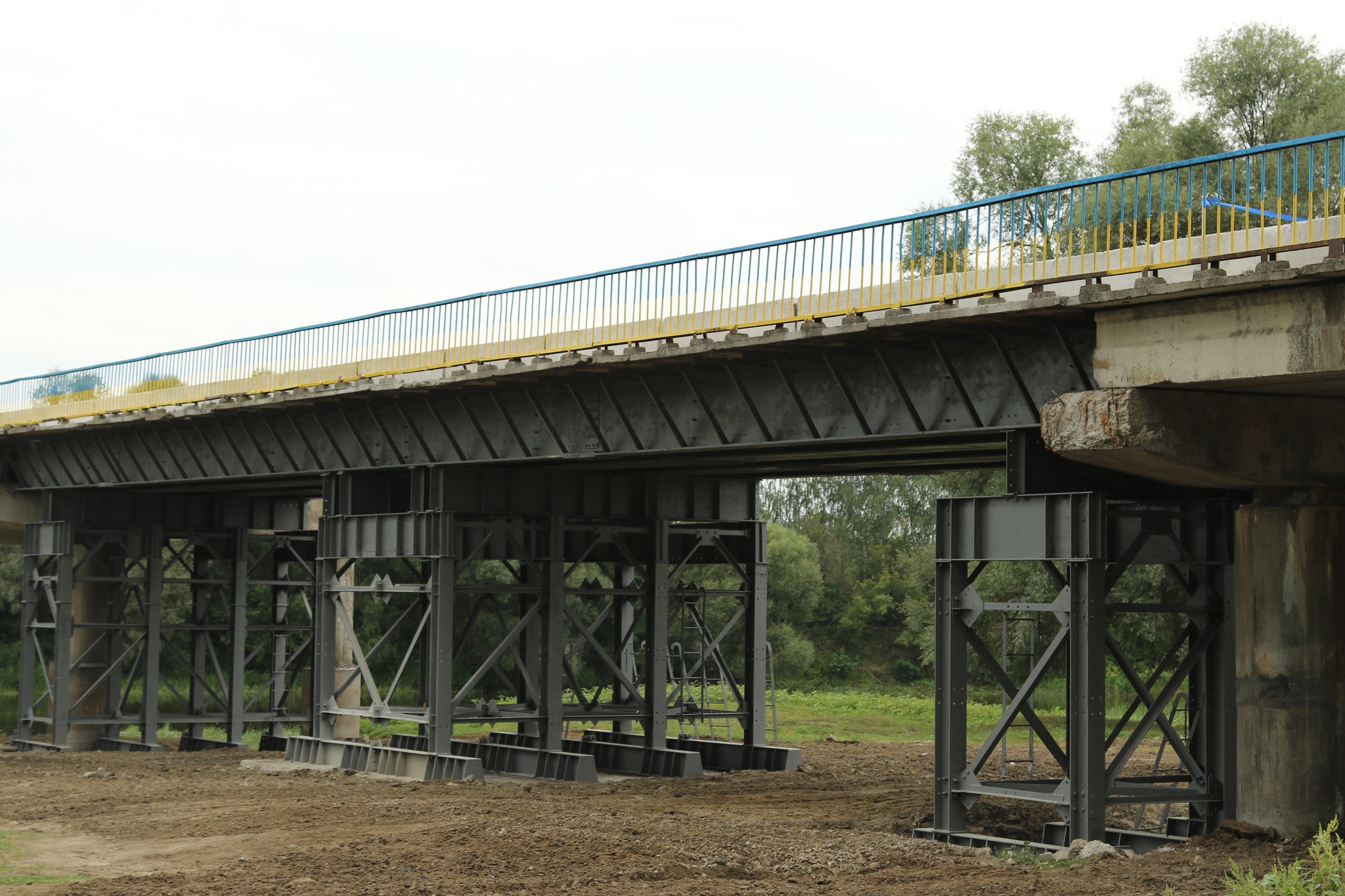 Автомобильный мост в Сумской области