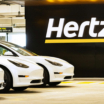 Клиенту Hertz, арендовавшему Tesla Model 3, пришлось заплатить за бензин