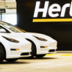 Hertz распродает 10 тысяч электрокаров Tesla из своего автопарка