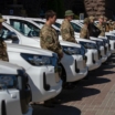 Новенькие пикапы Toyota Hilux передали бойцам 3-й ОШБР (фото)