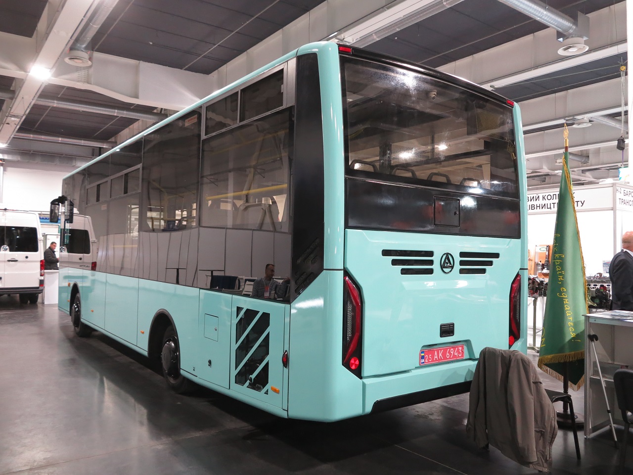 Чернігівський автозавод презентував нову модель автобуса 