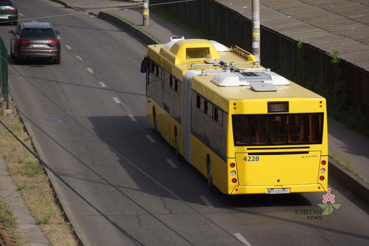 15 та 16 листопада низка автобусів і тролейбусів Києва курсуватимуть зі змінами