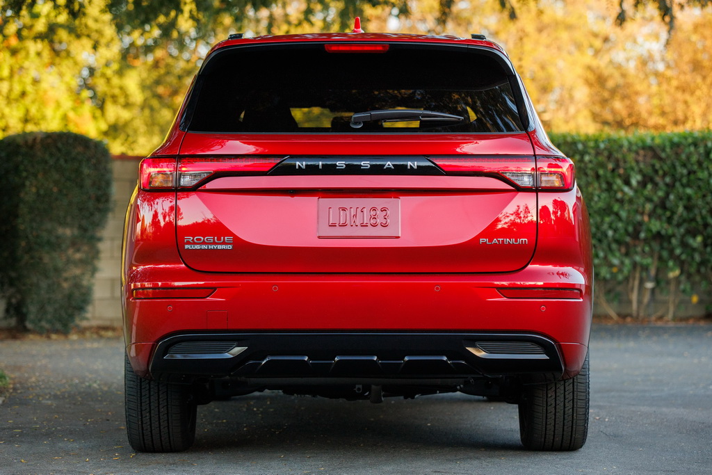 Nissan покаже у Лос-Анджелесі... Mitsubishi