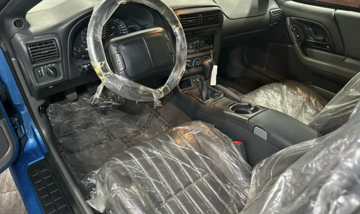 26-річний Chevrolet Camaro без пробігу продають за ціною Mustang GT (фото)