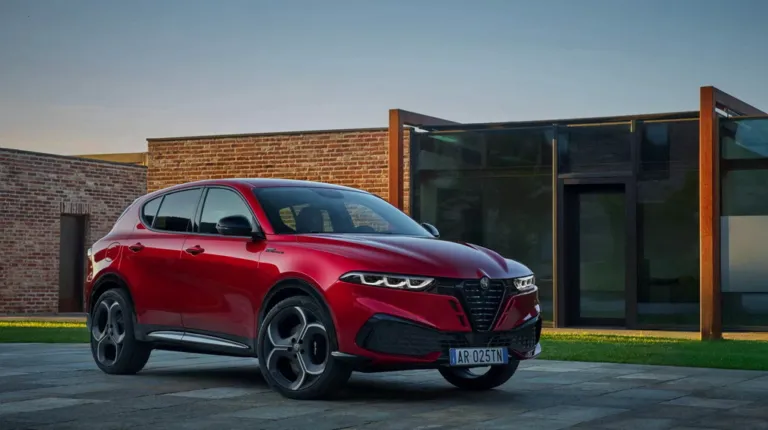 Alfa Romeo привезе до Лос-Анджелеса дві новинки