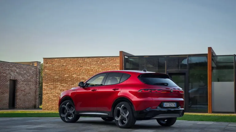 Alfa Romeo привезе до Лос-Анджелеса дві новинки