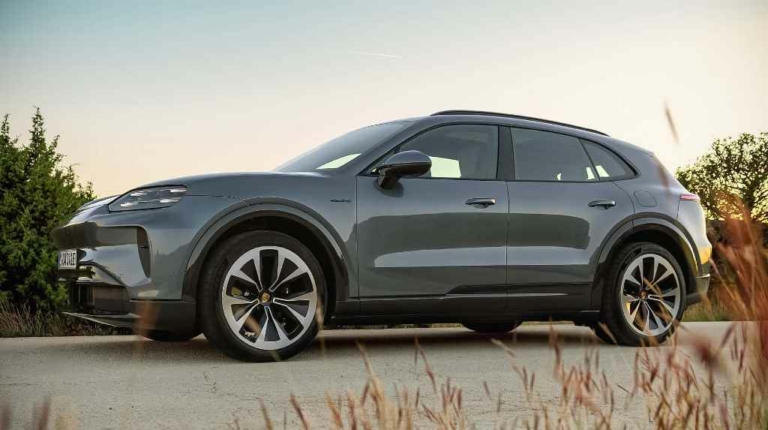 Дебютував новий Porsche Cayenne – тепер це електромобіль (фото)