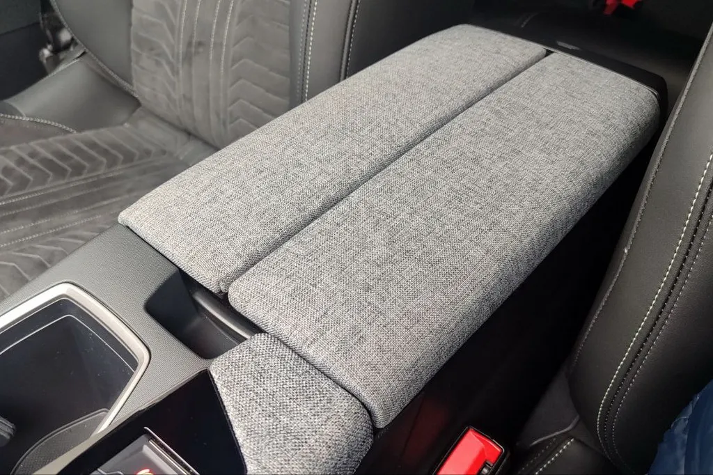 Тест-драйв нового Peugeot 3008 1.2 Hybrid: він зайняв нішу дизеля?