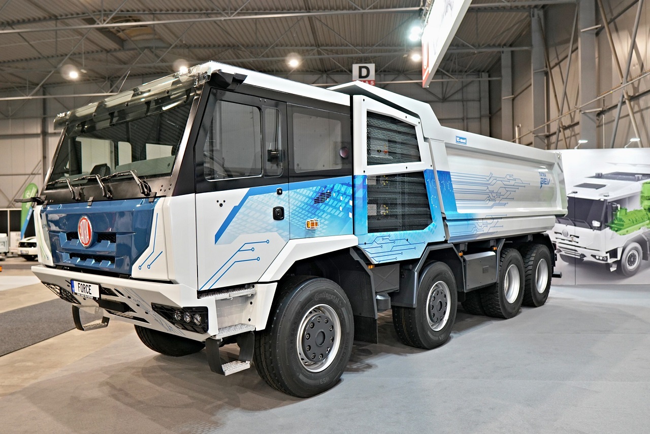 Tatra презентувала першу батарейну електровантажівку