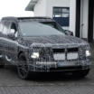 Новое поколение BMW X7 заметили на тестах (фото)